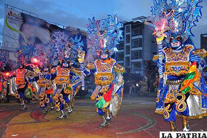 El Carnaval de Oruro, fiesta folklórica devocional, patrimonio del mundo /Archivo