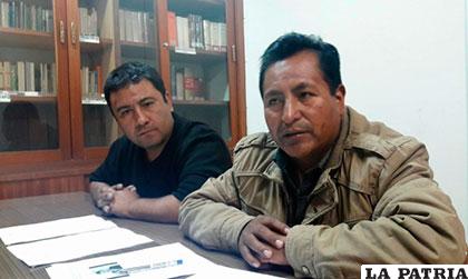 Vicente Pacosillo (der.), presidente de la Confederación General de Trabajadores Fabriles de Bolivia /ANF