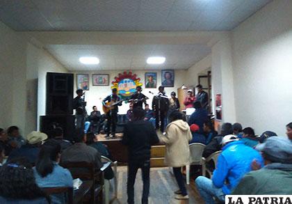 Velada especial en la reapertura de Radio Oruro