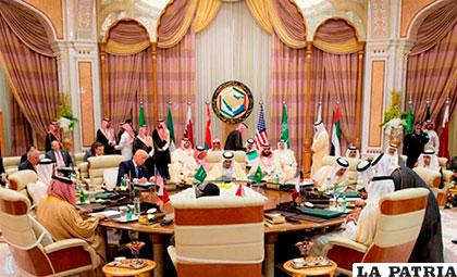 Donald Trump, se reunió con líderes de países musulmanes