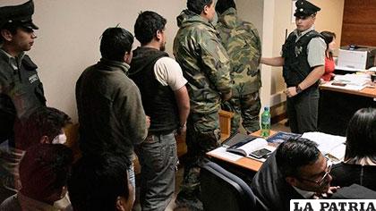 Bolivianos fueron detenidos por contrabando y uso de armas de forma ilegal en el territorio chileno /eldeber.com