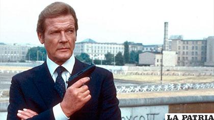 James Bond interpretado por Roger Moore /elperiodico.com