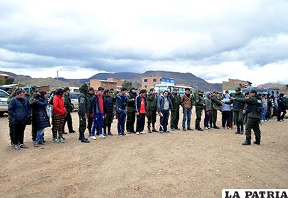 Las personas aprehendidas fueron trasladadas hasta la ciudad de Oruro