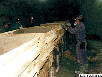 En nuestro país, la minería tradicional sigue en explotación
