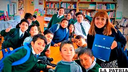 Niños chilenos mostraron el Libro del Mar /ANF/Archivo
