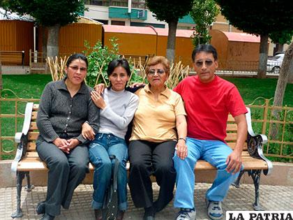 Sus tres hijos son su razón de vivir