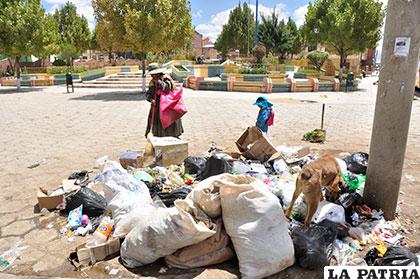 Microbasurales proliferan en la ciudad de Oruro