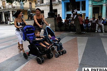 Imagen representativa de madres en Cuba /Infobae.com