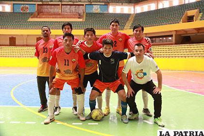 El equipo de CS Ochoas que logró ganar a Rectificadora San Marcos
