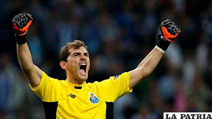 Iker Casillas podría jugar en el PSG /fichajes.com