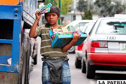 Aunque el flujo de menores trabajadores en esta ciudad comercial ha disminuido, muchos son hijos de padres trabajadores que llegan de diferentes estados