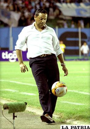 Jeaustin Campos, dejó Blooming /APG