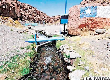 Las aguas potosinas van a Chile a través de unos canales artificiales /Diario El Potosí