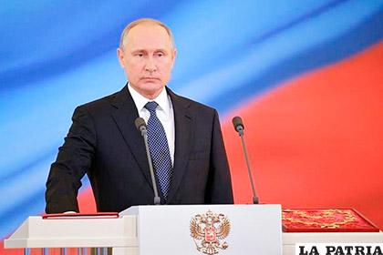 Vladímir Putin toma el juramento durante una ceremonia en el Kremlin en Moscú /PRENSA LIBRE
