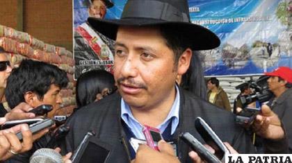El gobernador de Chuquisaca, Esteban Urquizu /LA PRENSA