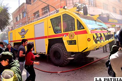 El carro bombero de Aasana fue enviado para ayudar a sofocar el fuego