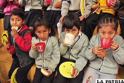 Estudiantes podrían ya contar con el desayuno escolar en los próximos días /Archivo