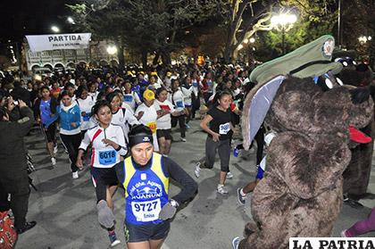 Hasta el año pasado la carrera se realizaba en horas de la noche /Archivo
