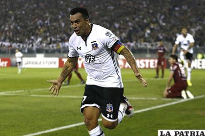 Doblete de Esteban Paredes para el triunfo de Colo Colo /APG