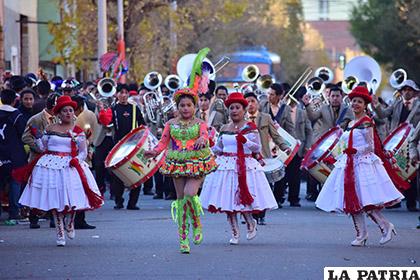 Los niños también son parte del Carnaval de Oruro