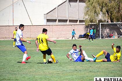 Una acción del partido entre los equipos de Shalon y San José