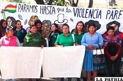 Mujeres realizaron protestas en contra del acoso político /Archivo/eldiario.net