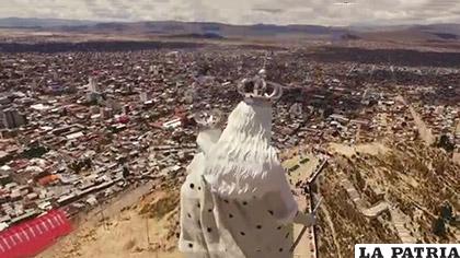 La imagen del monumento de la Virgen desde una toma aérea