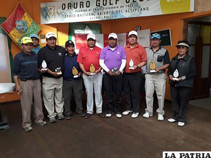 Los ganadores de la quinta competencia de golf /Rodrigo Valdivia