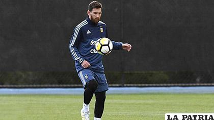 Lionel Messi comenzó a entrenar ayer con la selección de su país /foxdeportes.com