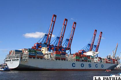 La empresa naviera Cosco tiene tradición mundial de tener los costos más bajos en el flete de navíos y contenedores /PAGINA SIETE