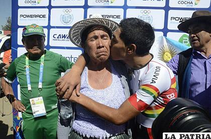 Gonzales dedicó la medalla a su madre /Facebook