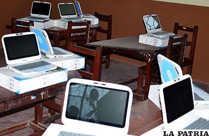 Las computadoras Kuaa fueron entregadas desde el año 2014 /ABI