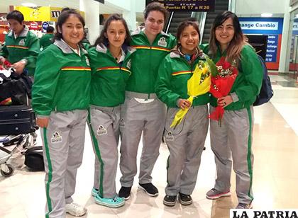 Las atletas del tenis de mesa que representan a Bolivia, buscarán conseguir algunas preseas /Gustavo Cortez
