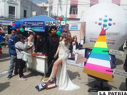 Coloridos stands fueron presentados por los estudiantes de la UPDS /LA PATRIA