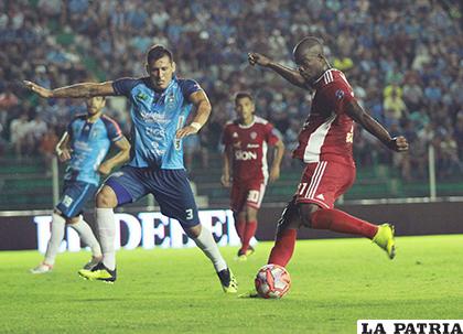 Blooming ganó en la ida 3-1 la noche del 20/02/2019/ APG