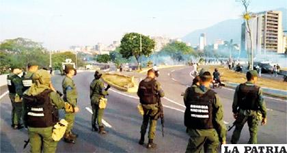 Las fuerzas del orden salieron a aplacar la revuelta en Caracas /EL NUEVO DIARIO