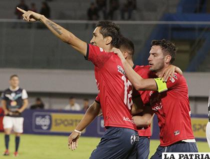 Tripleta de Ricardo Pedriel para el triunfo de Wilstermann ante Sport Boys/ APG