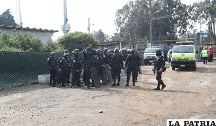 Policías intentan retomar el control de la prisión/ Policía Nacional