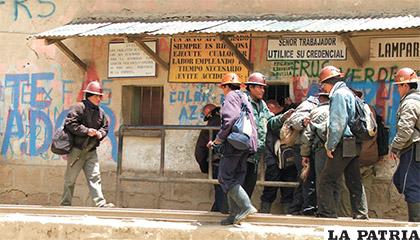 Los trabajadores mineros esperan inversiones para diversificar la producción minera nacional