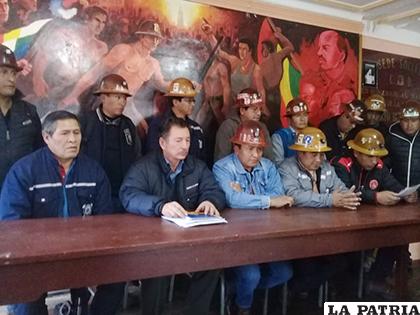 Mineros de Huanuni y Comibol reiteran que no hay fuentes laborales en el distrito /LA PATRIA