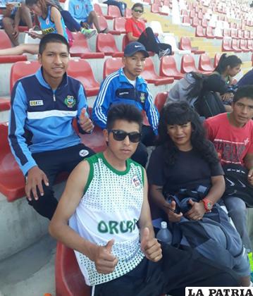 Atletas orureños que asistieron al certamen desarrollado en Perú /cortesía Nemia Coca