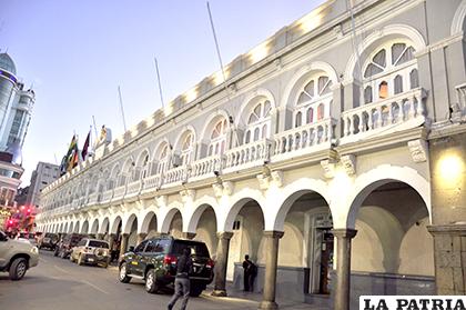 Autoridades y trabajadores de la Gobernación se beneficiarán con el 4% de incremento /LA PATRIA/ARCHIVO