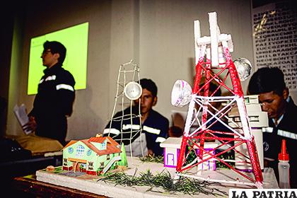 Jóvenes expusieron sus proyectos en el Día Internacional de las Telecomunicaciones /LA PATRIA