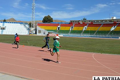 Los deportistas esperan subir sus marcas para asegurar su presencia en el sudamericano /Cortesía Nemia Coca