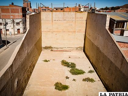 El frontón está en total estado de abandono /Alejandro Valdez/LA PATRIA
