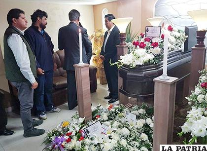 Hurtado fue velado ayer en La Paz y luego trasladado a Cochabamba /APG