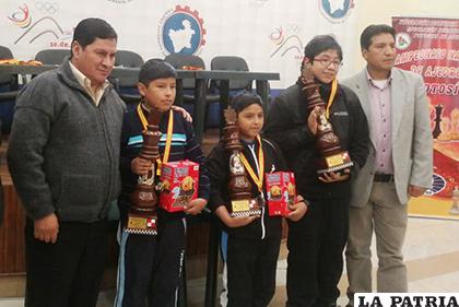 El podio en la categoría Absoluto donde el orureño Zahid Ramos fue el mejor /cortesía Ananda Zubieta