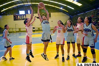 Las orureñas mostraron un buen juego, pero no alcanzó para el triunfo /Reynaldo Bellota/LA PATRIA