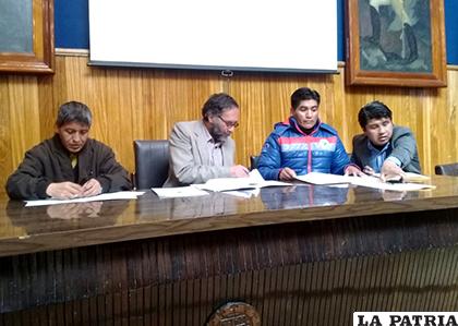 La firma de convenio entre la Facultad Técnica y las instituciones /LA PATRIA