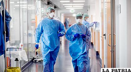 El personal sanitario argentino, ignorando por los sueldos bajos y el desgaste físico en la pandemia /pulsoslp.com.mx
